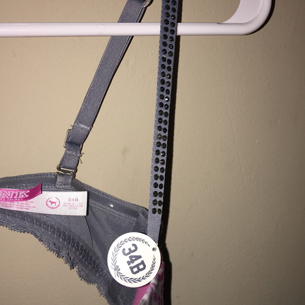 Pink bra! - Picture 3 of 3